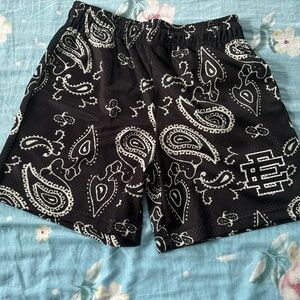 ERIC EMANUEL BLACK BANDANA PRINT SHORTS -SIZE M